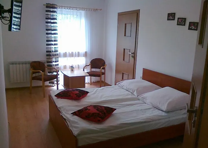 Adi Pokoje * אוסטראון