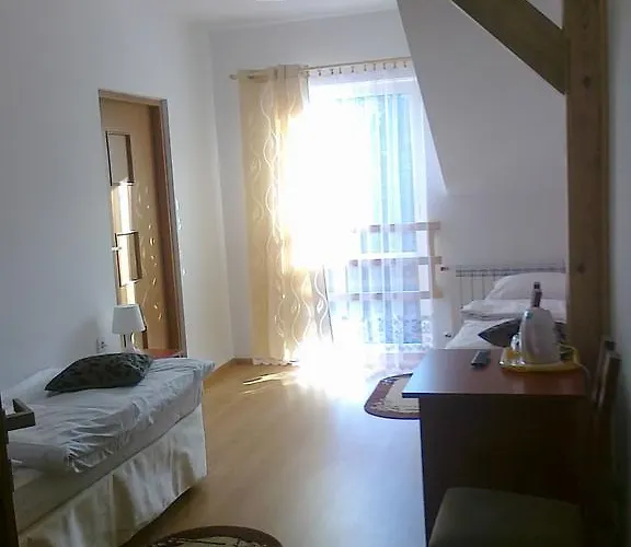 בית הארחה Adi Pokoje אוסטראון